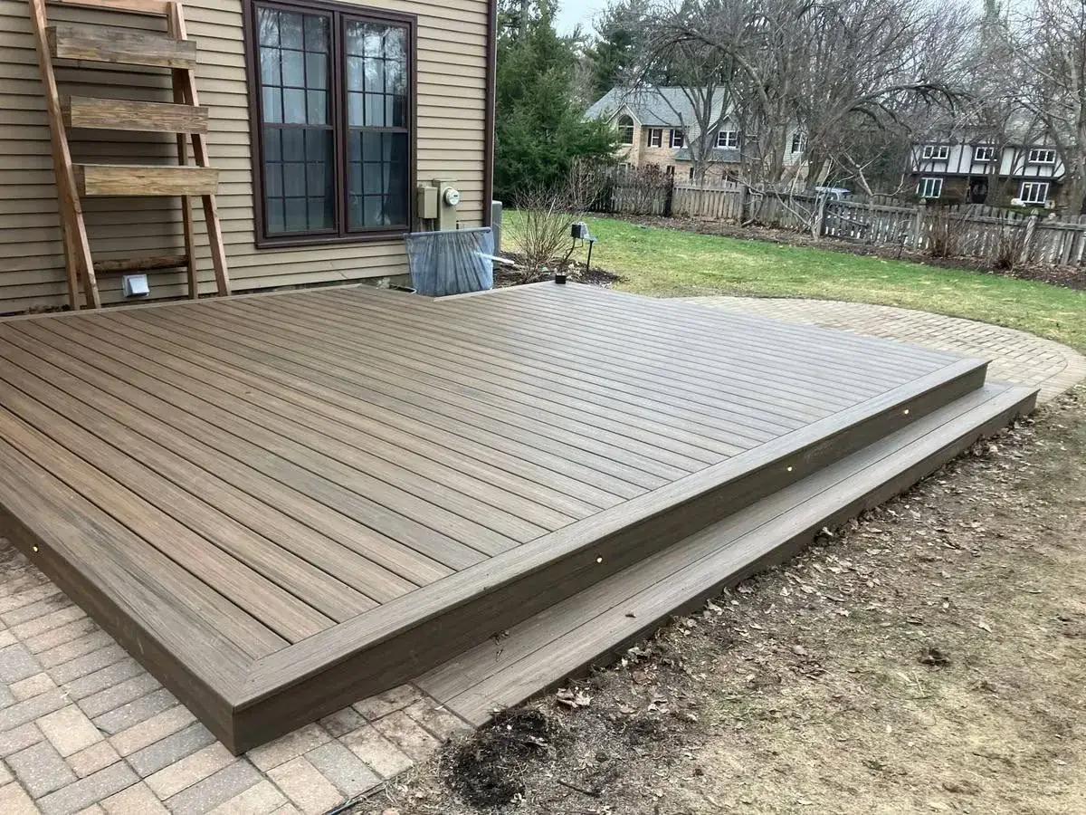 Low composite platform deck with two wide steps