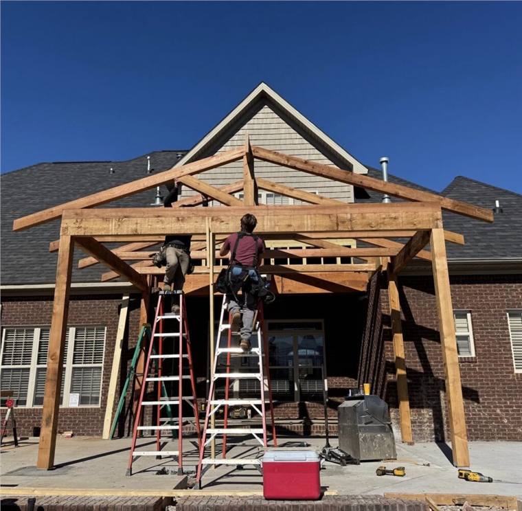 Deck structure repair in progress by Javi’s Decks crew